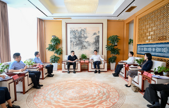 贵阳市委副书记、市长王宏会见景联文刘云涛一行
